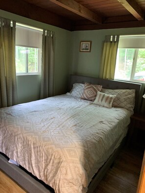 4 bedrooms, WiFi, bed sheets