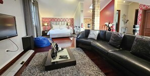 3 habitaciones, tabla de planchar con plancha, wifi y ropa de cama