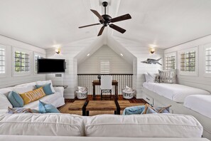 6 bedrooms, iron/ironing board, travel crib, internet - Watercolor Parkside|Cerulean Park|Golf Cart|Private Pool (Coming January 2026) (Watercolor)