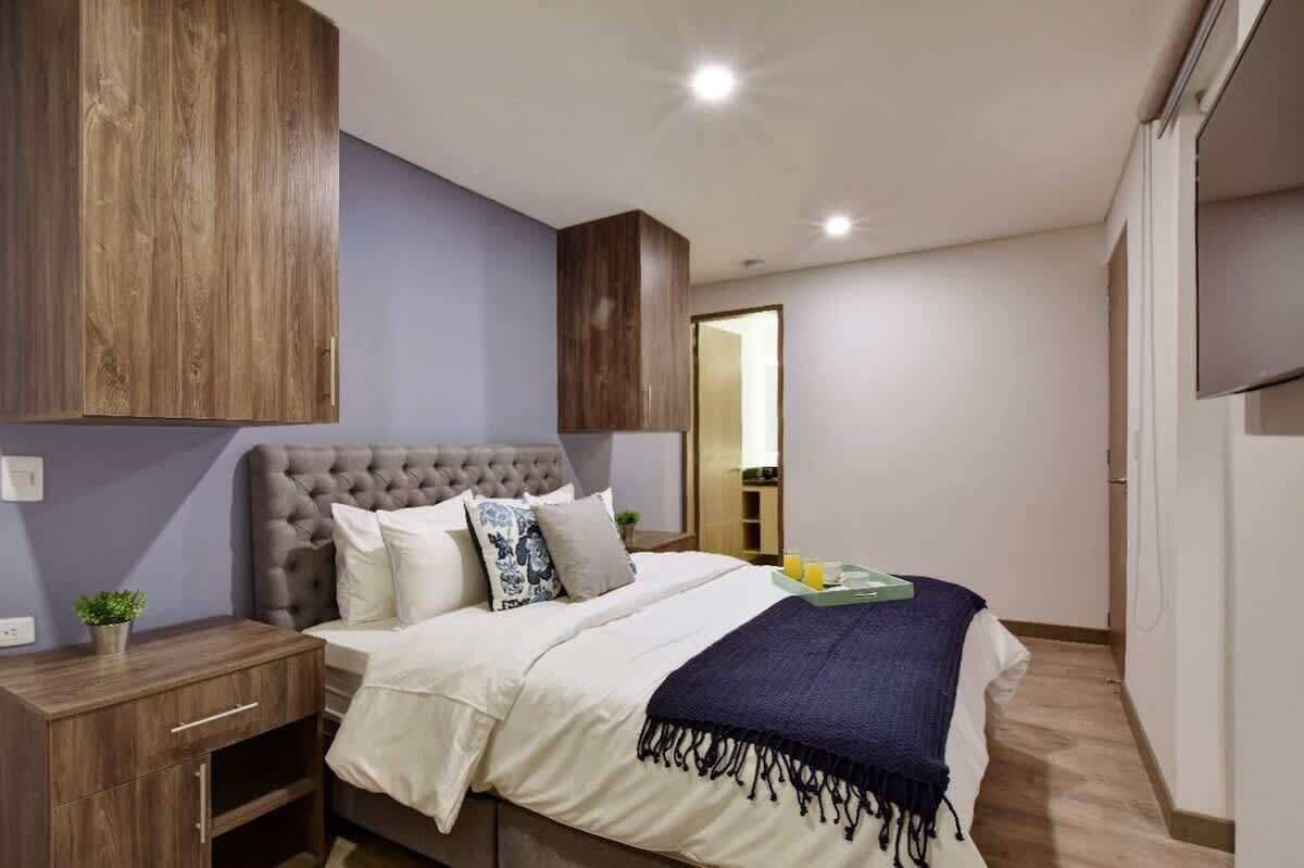 3 habitaciones, tabla de planchar con plancha, cuna de viaje y wifi 