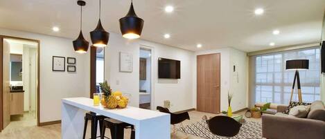 Una televisión, una oficina