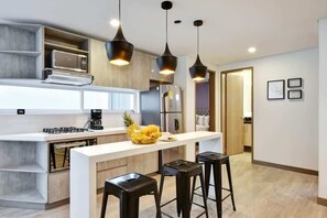 Fridge, microwave, oven, stovetop - El Peñon Jacuzzi Pad | 3 Bedroom | Walk Anywhere | B201 (Cali)