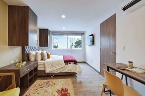 3 habitaciones, tabla de planchar con plancha, cuna de viaje y wifi 