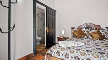 7 bedrooms, iron/ironing board, WiFi, bed sheets