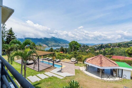 Finca San Antonio - Stunning Luxury by Lago Calima