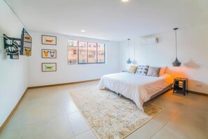 3 dormitorios, tabla de planchar con plancha, cuna de viaje y wifi