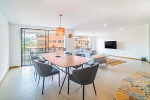 Interior - Gibraltar 401 | Spacious & Charming | El Peñon (Cali)
