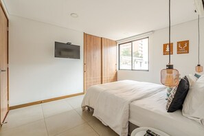 3 bedrooms, iron/ironing board, travel crib, WiFi