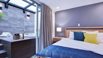 1 habitación, tabla de planchar con plancha, cuna de viaje y wifi