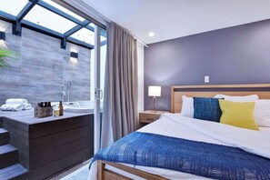 1 slaapkamer, een strijkplank/strijkijzer, reisbedje, wifi