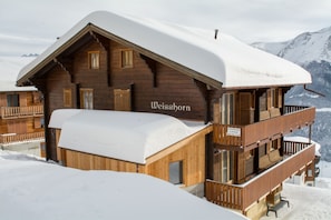 Perushuoneisto | Ulkopuoli