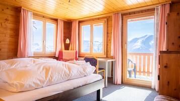 Basic Apartment | 1 bedroom, laptop workspace, bed sheets