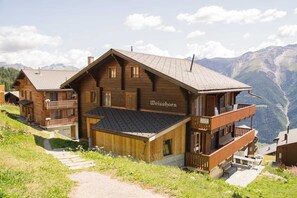 Perushuoneisto | Ulkopuoli