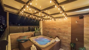 Tina de hidromasaje interior