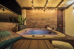 Interior - Penthouse Jacuzzi • El Peñon's Best Location (Cali)