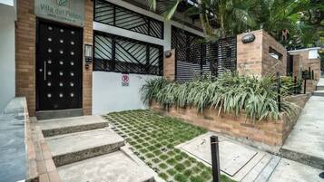 Enceinte de lâhĂ©bergement