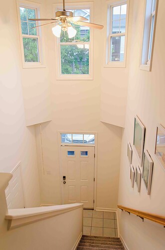 3-bedroom GEM in Lewes with Pool - minutes from the beach and outlets