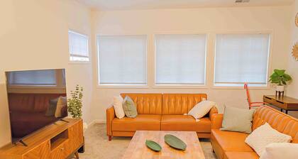 3-bedroom GEM in Lewes with Pool - minutes from the beach and outlets