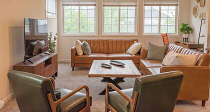 3-bedroom GEM in Lewes with Pool - minutes from the beach and outlets