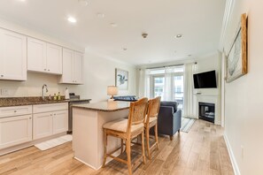 Interior - Anchor Here 1 Bedroom Dewey Beach Condo (Dewey Beach)