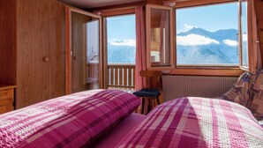 Basic Apartment | 2 bedrooms, laptop workspace, bed sheets - Chalet Weisshorn 4 (Bettmeralp)