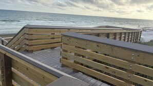 A wooden deck with railings overlooking the ocean. - Seagrove-30A-3BR2BA house-bikes- beach gear- fire pit  (Santa Rosa Beach)
