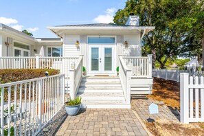 Property entrance - Destin Beach House - Southern Comfort (Miramar Beach)