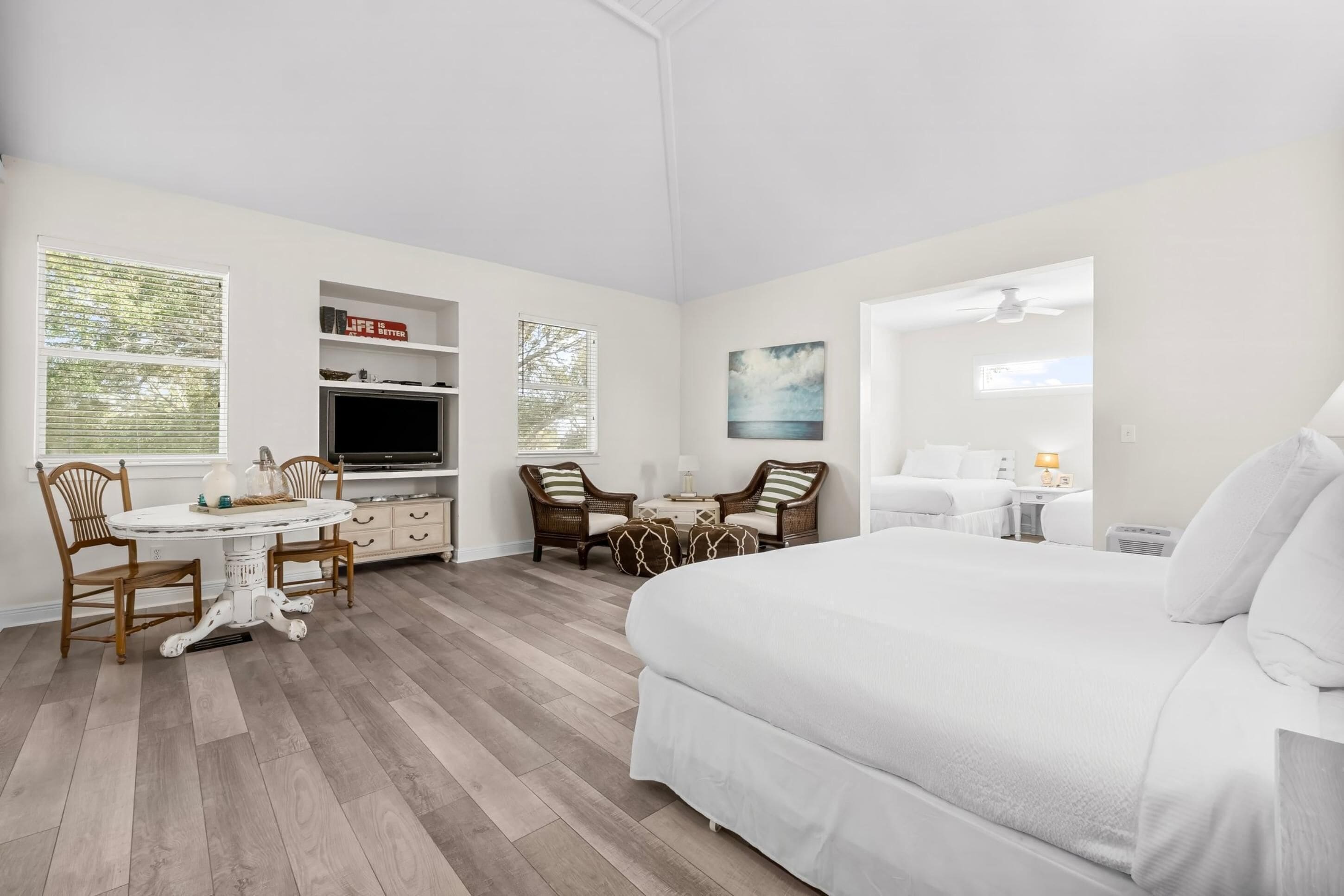 House, Pool View | 4 bedrooms, laptop workspace, iron/ironing board, free WiFi