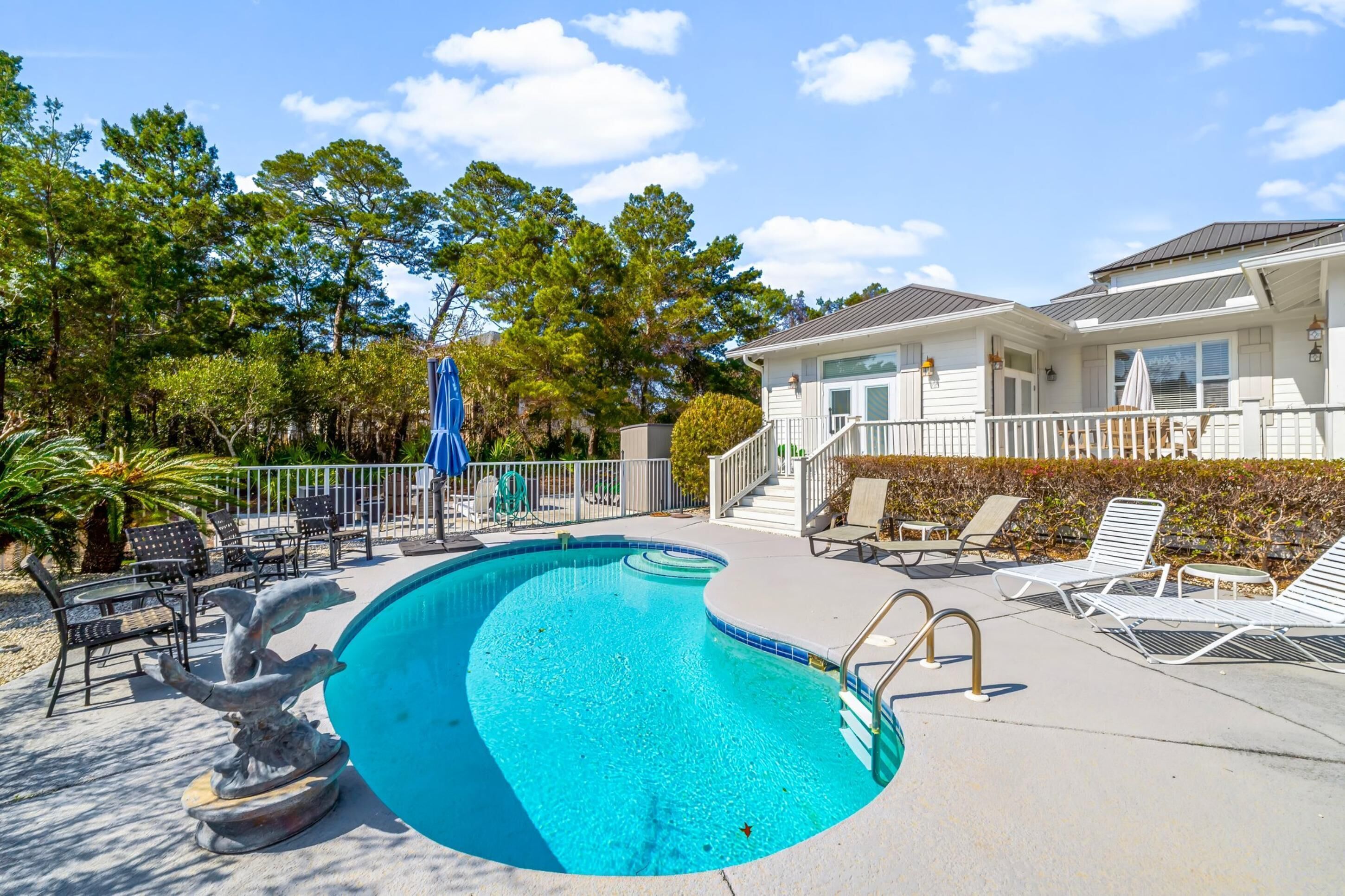 House, Pool View | Private pool