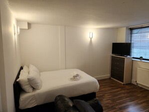 1 quarto, ferros/tábuas de passar roupa, Wi-Fi, roupa de cama