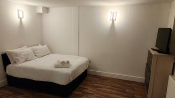 1 多间卧室、熨斗/熨衣板、WiFi、床单