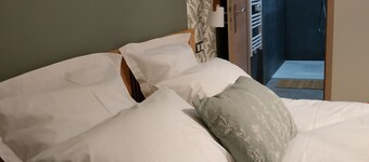 Large 8-person house with sauna, terrace and garden close to Colmar