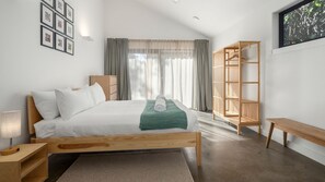 4 bedrooms, iron/ironing board, travel cot, free WiFi