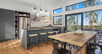 Birdsong Blackheath captures serene beauty in the picturesque landscape of the Blue Mountains