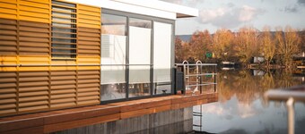 Houseboat in Weserbergland With Lake View