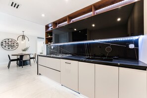 Fridge, microwave, oven, stovetop