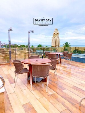 รับประทานอาหารกลางแจ้ง