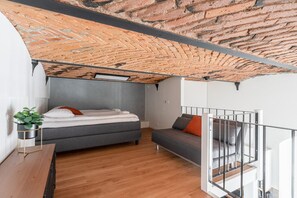 1 bedroom, desk, iron/ironing board, free WiFi
