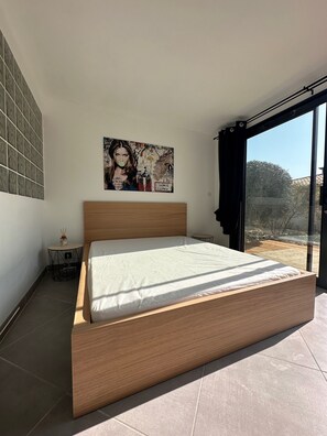 3 bedrooms, iron/ironing board, WiFi