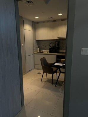 Apartment, Balcony, Canal View | Private kitchen