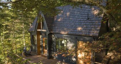 HideInnSeek Treehouse - 1.5miles to Main Street