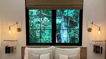 2 bedrooms, desk, free WiFi, bed sheets