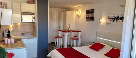 Fer et planche à repasser, Wi-Fi, draps fournis