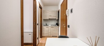 เอมิลียา สตูดิโอ 4