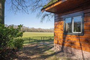 Property grounds - Cozy detached vacation home beautifully situated by the meadow (Soest)