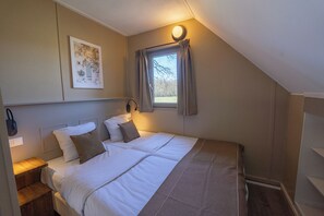 4 bedrooms, iron/ironing board, free WiFi, bed sheets - Cozy detached vacation home beautifully situated by the meadow (Soest)