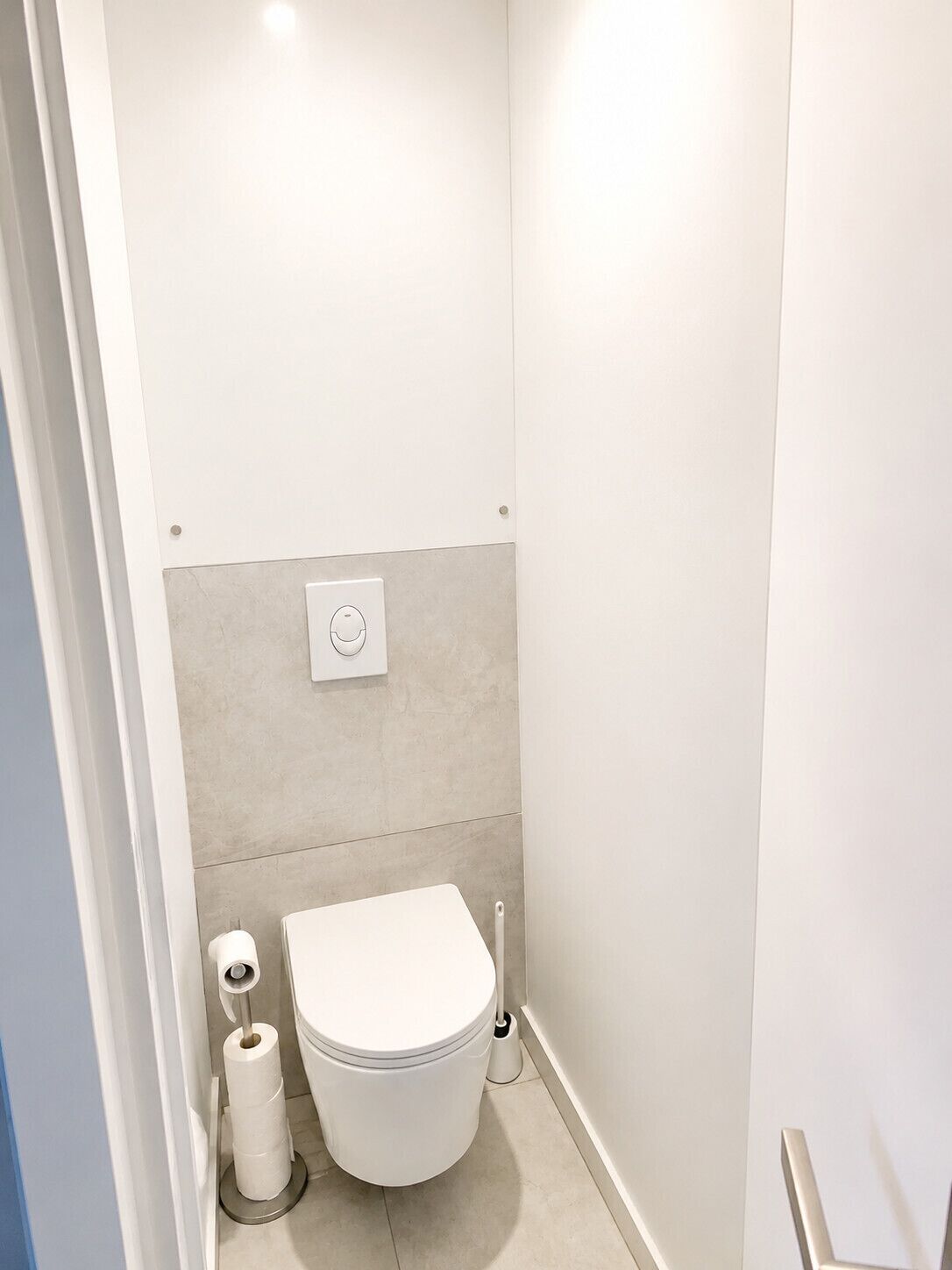 Een douche, een haardroger, handdoeken