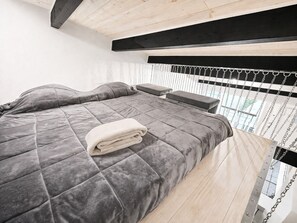 WiFi, bed sheets