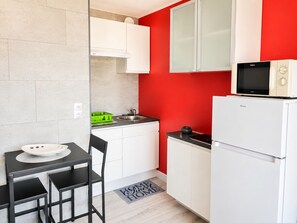 Fridge, microwave, coffee/tea maker