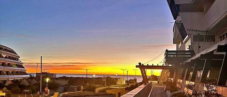 المنطقة المحيطة بالمنشأة